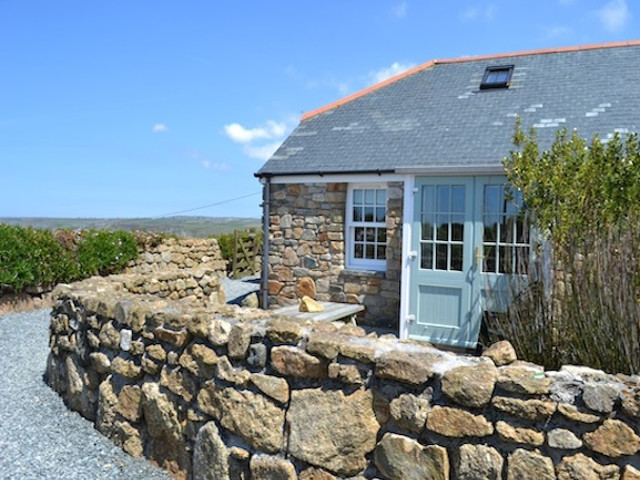 Fastnet_outside_web - Holiday Cottages Cornwall